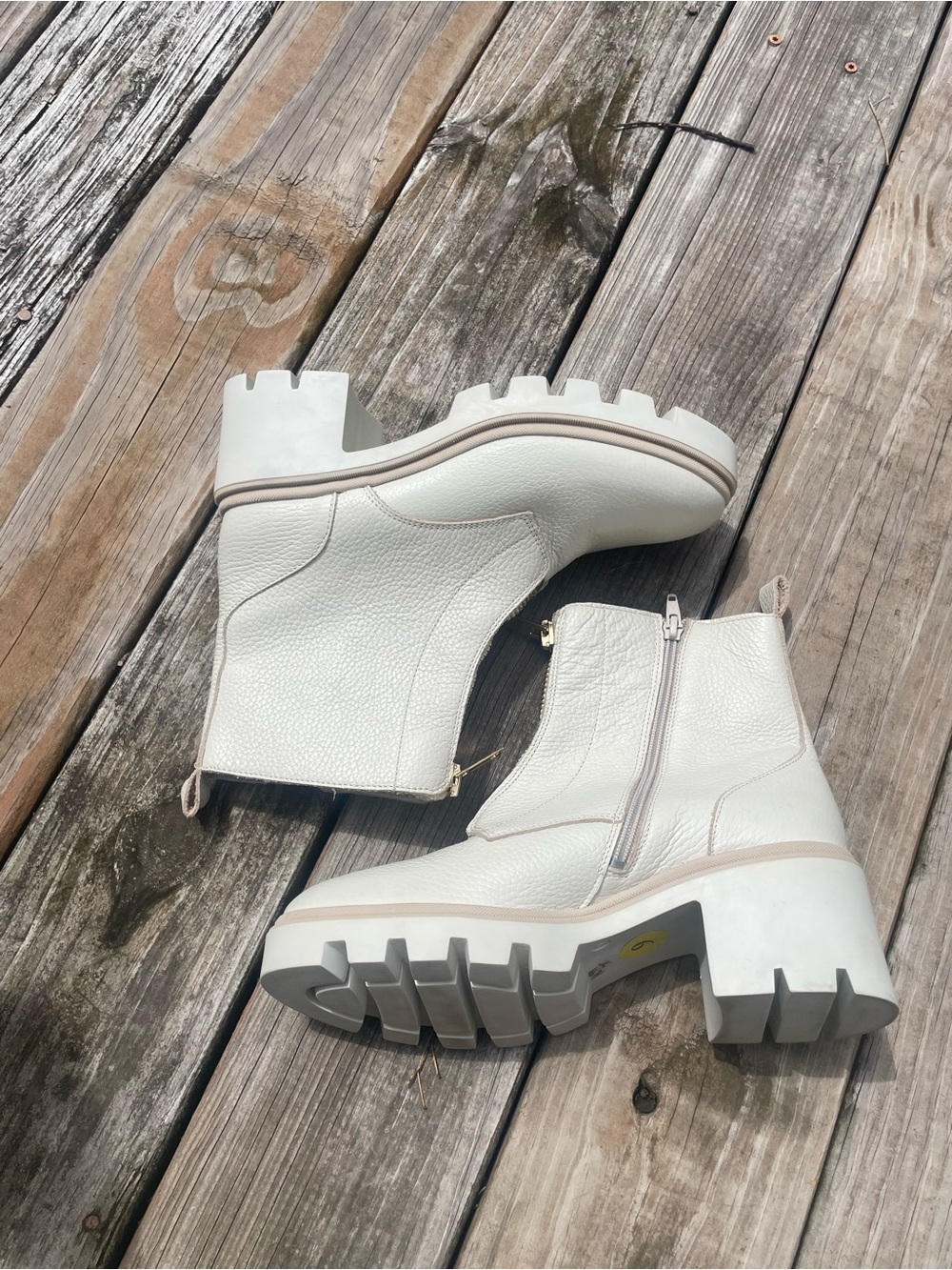 Women's Cream Front-Zip Leather Ankle Boots